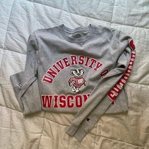 UW badgers long-sleeve tee